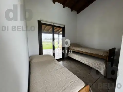 Casa en Venta con 6 cocheras
