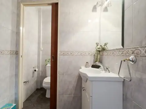 Depto Tipo Casa 5 ambientes con 2 baños