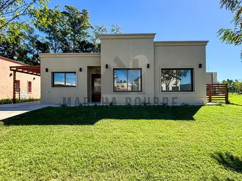 Casa  en Venta en Santo Tomas, Pilar, G.B.A. Zona Norte