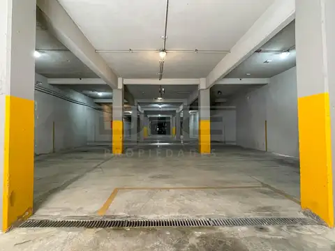 Laprida  al 1500, entre Av. Maipu y Avellaneda