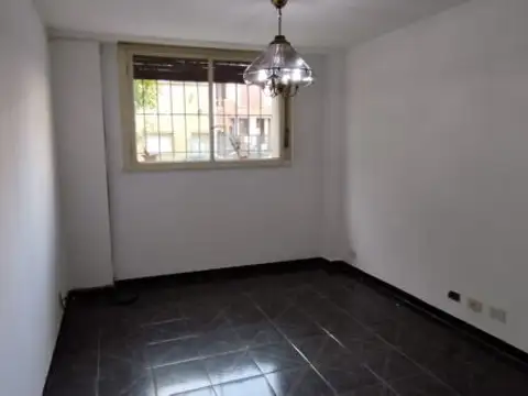 Bolivia 1500, Piso 0