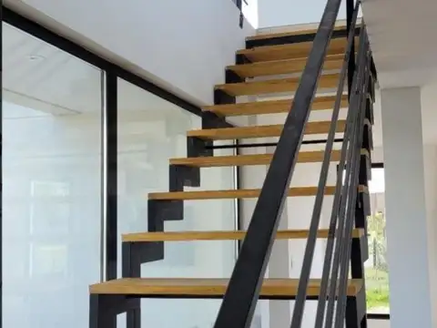 Casa en Venta en La Alameda, USD 240.000