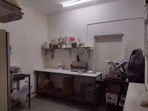 Local en Venta 51 años