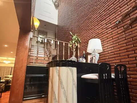 Casa en Venta con 3 cocheras