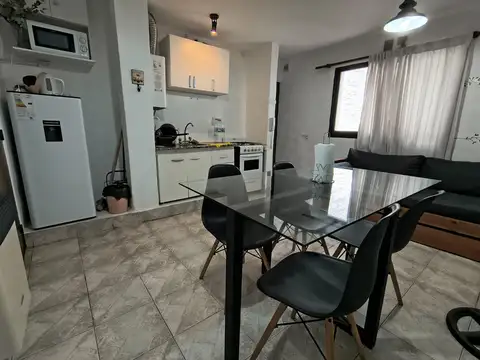 Departamento en Alquiler en Guemes, $ 550.000