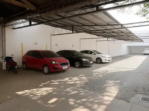 Local y Cochera en Salta al 300, Sm de Tucumán