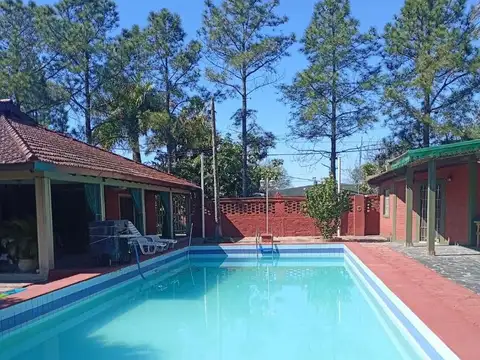 Vendo Amplio Chalet Bº Los Pinos con piscina y quincho