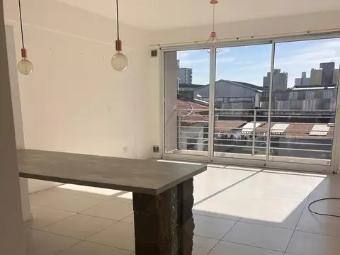 Departamento en Alquiler en Remedios De Escalada, $ 430.000
