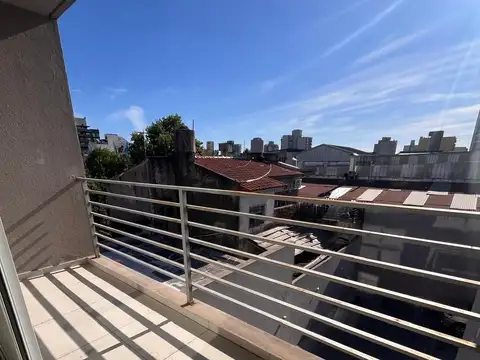 Flores De Estrada 5000, Piso 2