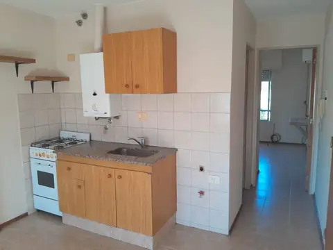 ALQUILER - Departamento de  1 dormitorio, tercer piso escalera - Echesortu, Rosario.