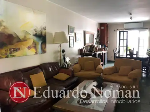 Casa 6 ambientes con 5 baños