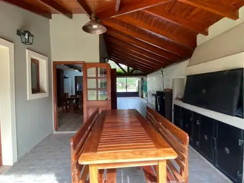 Casa 5 ambientes con 3 baños