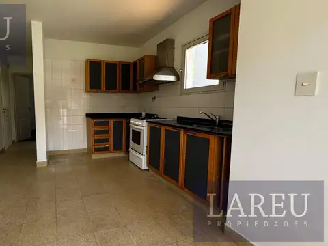 Casa en Alquiler anual - Barrio Privado El Portillo
