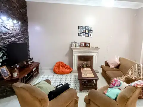 CASA AMPLIA 5 AMBIENTES