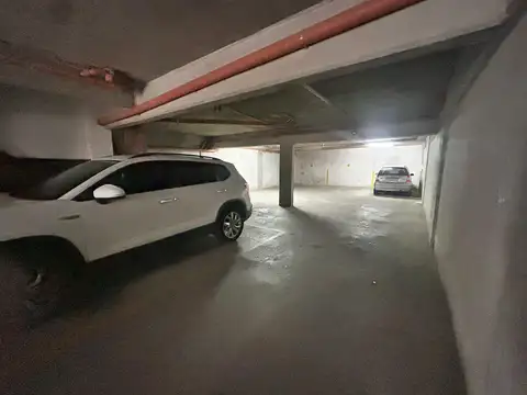 Venta Cochera Planta Baja Ituzaingo 3659. Cinco Esquinas