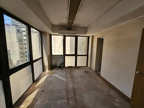 Esmeralda 600, Piso 6