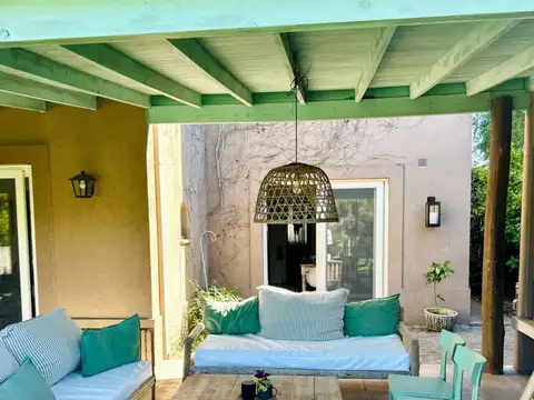 Casa en Alquiler Temporal con 4 cocheras