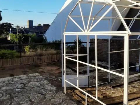 Casa en Venta con 6 cocheras