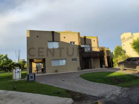 Venta Casa 5 Ambientes en Cruz del Sur - San Vicente