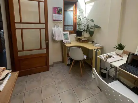 Casa 5 ambientes con 2 baños