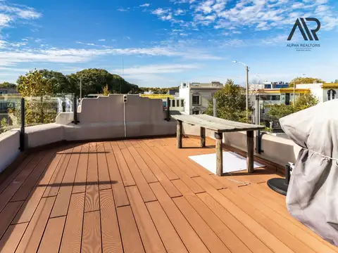 Apartamento en venta en Prado Montevideo sobre avenida excelente estado