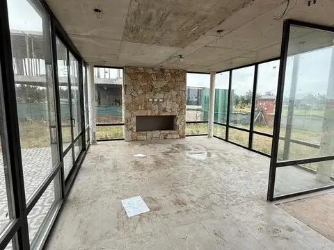 Casa 4 ambientes con 3 baños