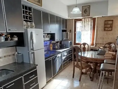 Av. Fortunato De La Plaza 1910