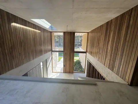 Casa en Venta, Pinamar Norte, 5 dormitorios c/ jardín y pileta