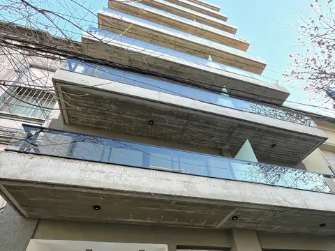 Departamento FULL AMOBLADO en  Urquiza C/BALCÓN, excelente estado