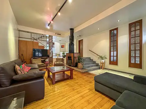 Casa en Venta con 4 cocheras