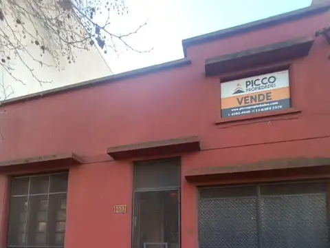 CASA CON LOTE IDEAL UBICACION ACEPTA PERMUTA ! OPORTUNIDAD!