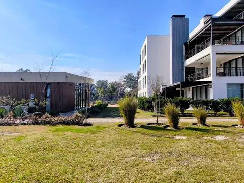 Venta, Excelente departamento de 2 ambientes con cochera y baulera en Barrio Naútico Canal, Villa Nu
