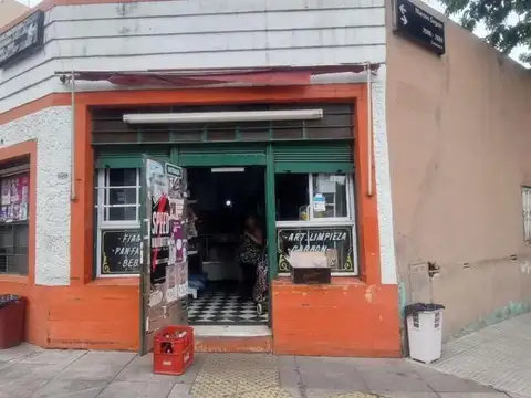 Casa de 5 amb con cochera y local en Chilavert 1500, Nueva Pompeya