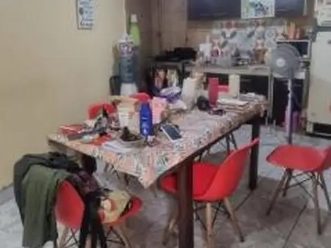 Casa 5 ambientes con 1 baño