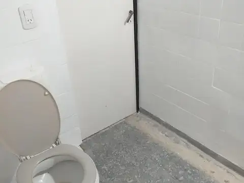 Local en Venta en Luis Agote, USD 210.000