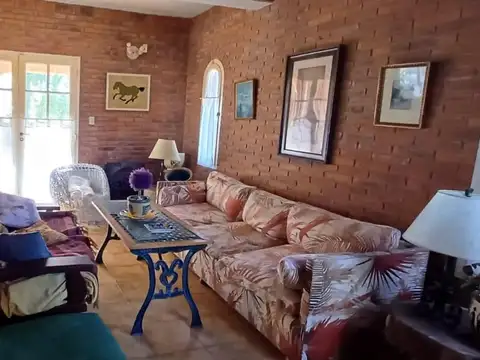 Casa en Venta con 4 cocheras