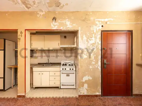 Venta Permuta Casa 2 Ambientes a Reciclar, Lourdes