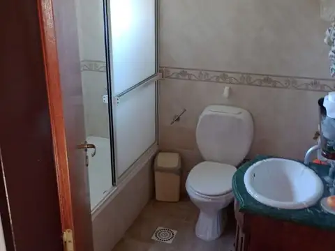 Casa en Venta con 8 cocheras
