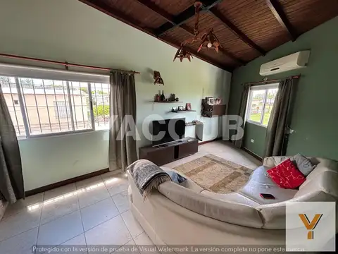 Casa en Venta con 2 cocheras