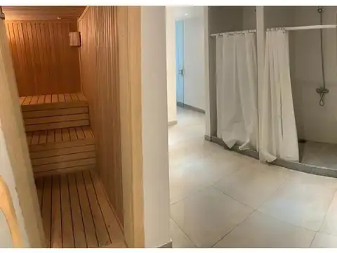 *DEPTO. 4 AMB CON 3 BALCÓNES Y VISTA AL JARDÍN