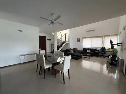 VENTA CASA 3 DORMITORIOS MAS COMODIN EN AGUADAS