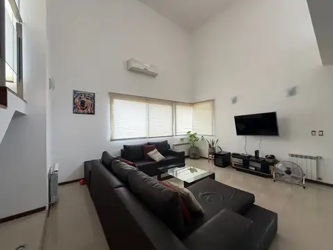 Hipólito Yrigoyen 4000
