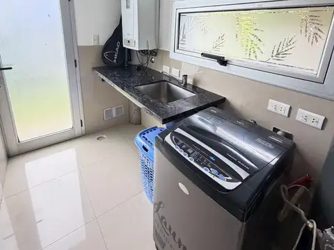 VENTA CASA 3 DORMITORIOS MAS COMODIN EN AGUADAS