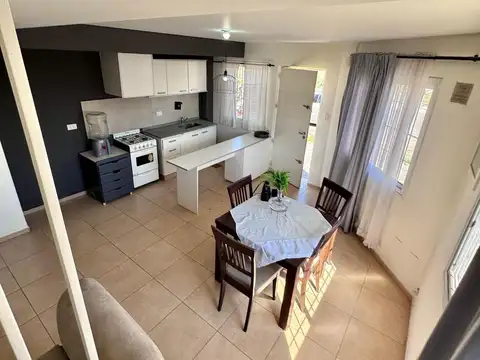 OPENHOUSE alquila hermoso duplex frente al prestigioso Barrio Dalvian