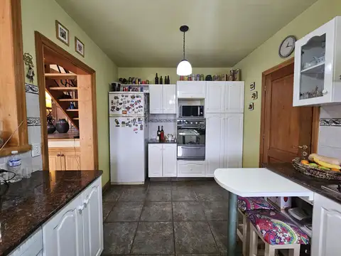 Casa 5 ambientes con 2 baños