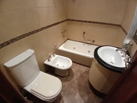 Depto Tipo Casa en Alquiler en Villa del Parque, $ 1.350.000