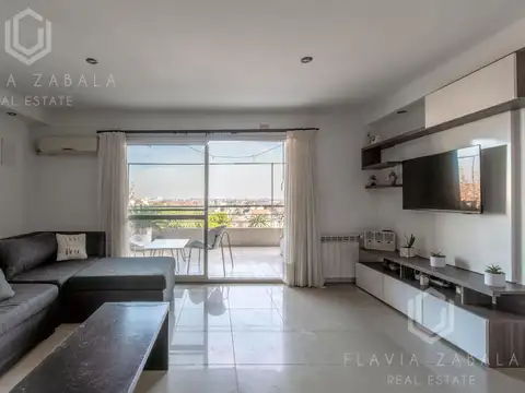 Venta dúplex cuatro ambientes con balcón aterrazado y dos cocheras en Villa Ballester