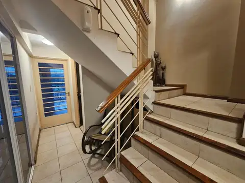 Depto Tipo Casa en Venta con 1 cocheras