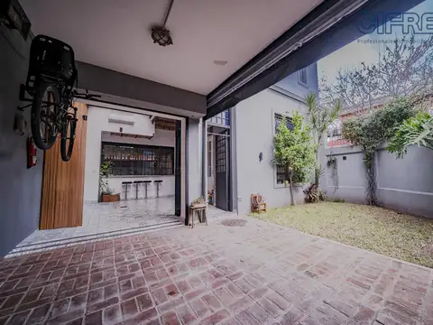 Espectacular Casa de 3 ambientes en 3 plantas con garaje, quincho y parrilla en Villa Pueyrredón