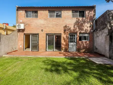 Depto Tipo Casa en Venta en Villa Adelina, USD 157.000